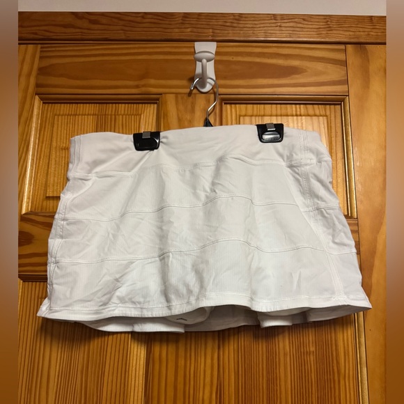 lululemon athletica Dresses & Skirts - Lululemon Pace Rival Skirt White Size 10 Regular Length
